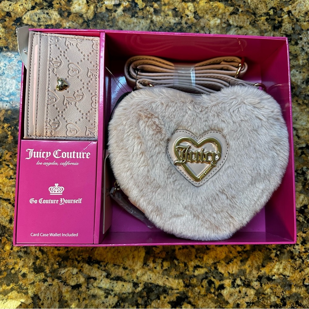 New Juicy Couture Pink Mini Faux Fur‎ Heart Purse & Credit Card Holder Set